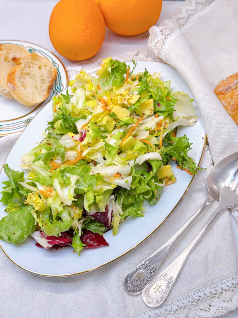 свіжий салат з авокадо