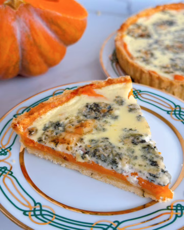 Кіш з гарбузом та благородним сиром горгонзола.