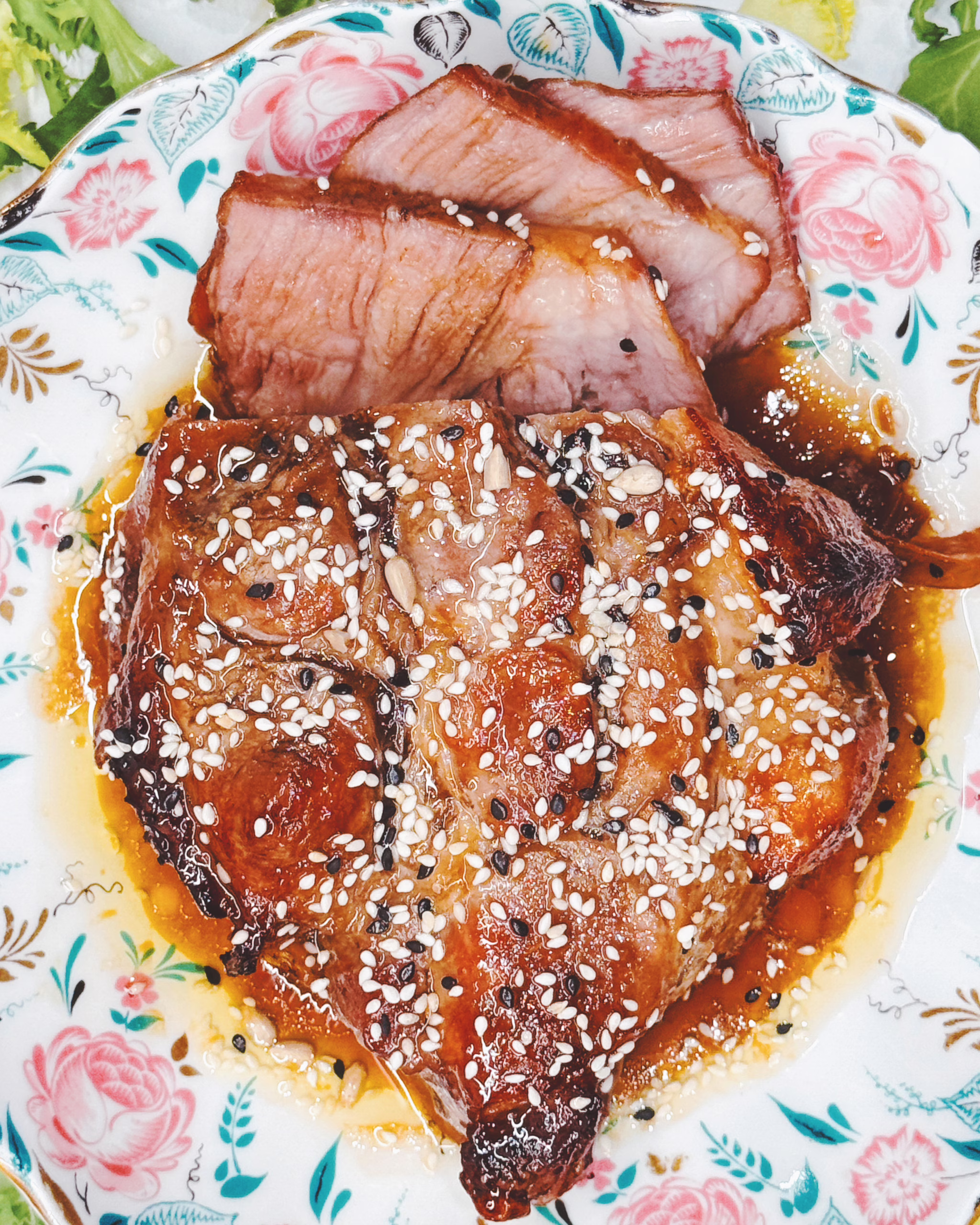 Запечена свинина в медово-карамельному соусі