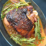 Індиче стегно з виноградом у духовці, процес карамелізації винограду з оцтом, соковита індичка на дошці, хересний соус до птиці.